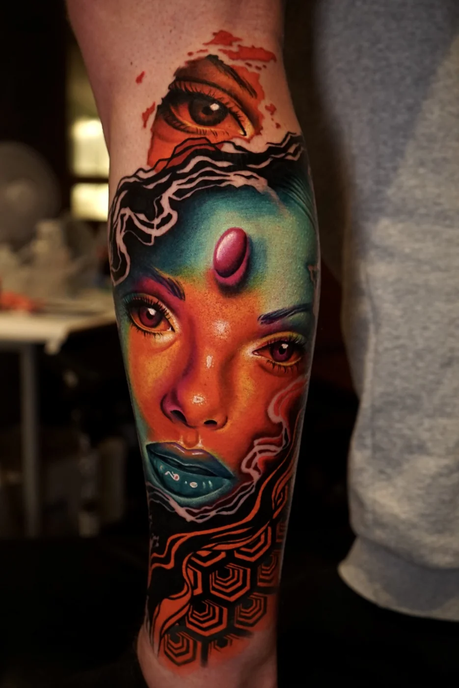 Tatuaje de realismo a color hecho por Abraham — Compton Tattoo, Alcalá de Henares (06)