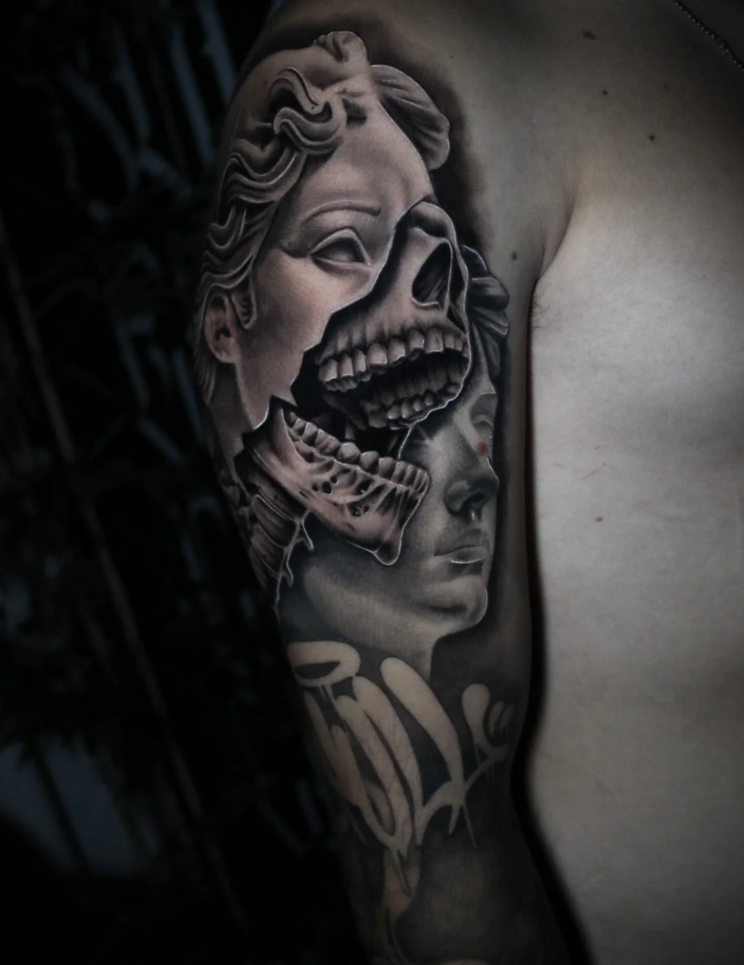 Tatuaje en black and grey y realismo hecho por Alfredo — Compton Tattoo, Alcalá de Henares (10)