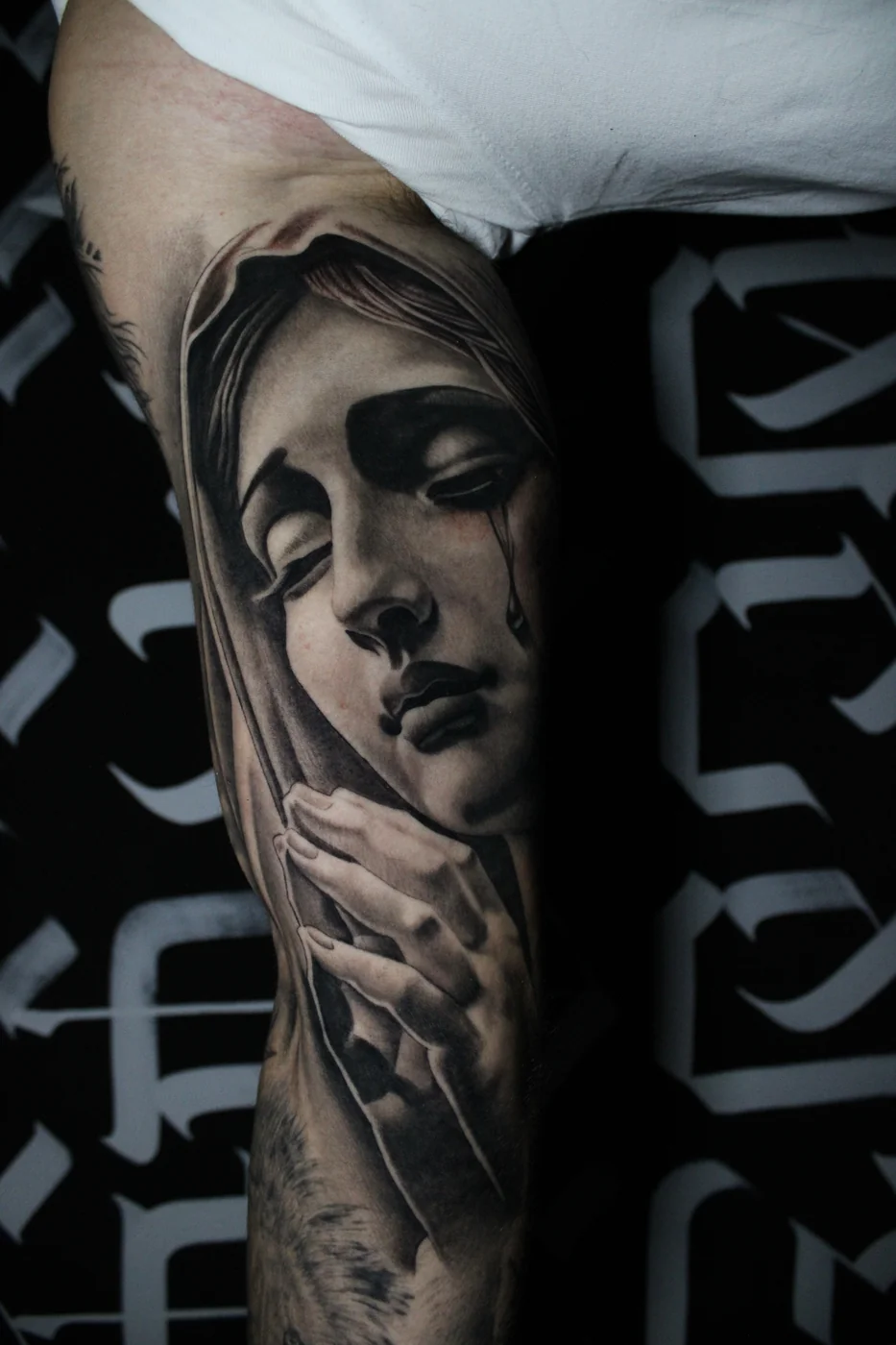Tatuaje en black and grey y realismo hecho por Alfredo — Compton Tattoo, Alcalá de Henares (13)