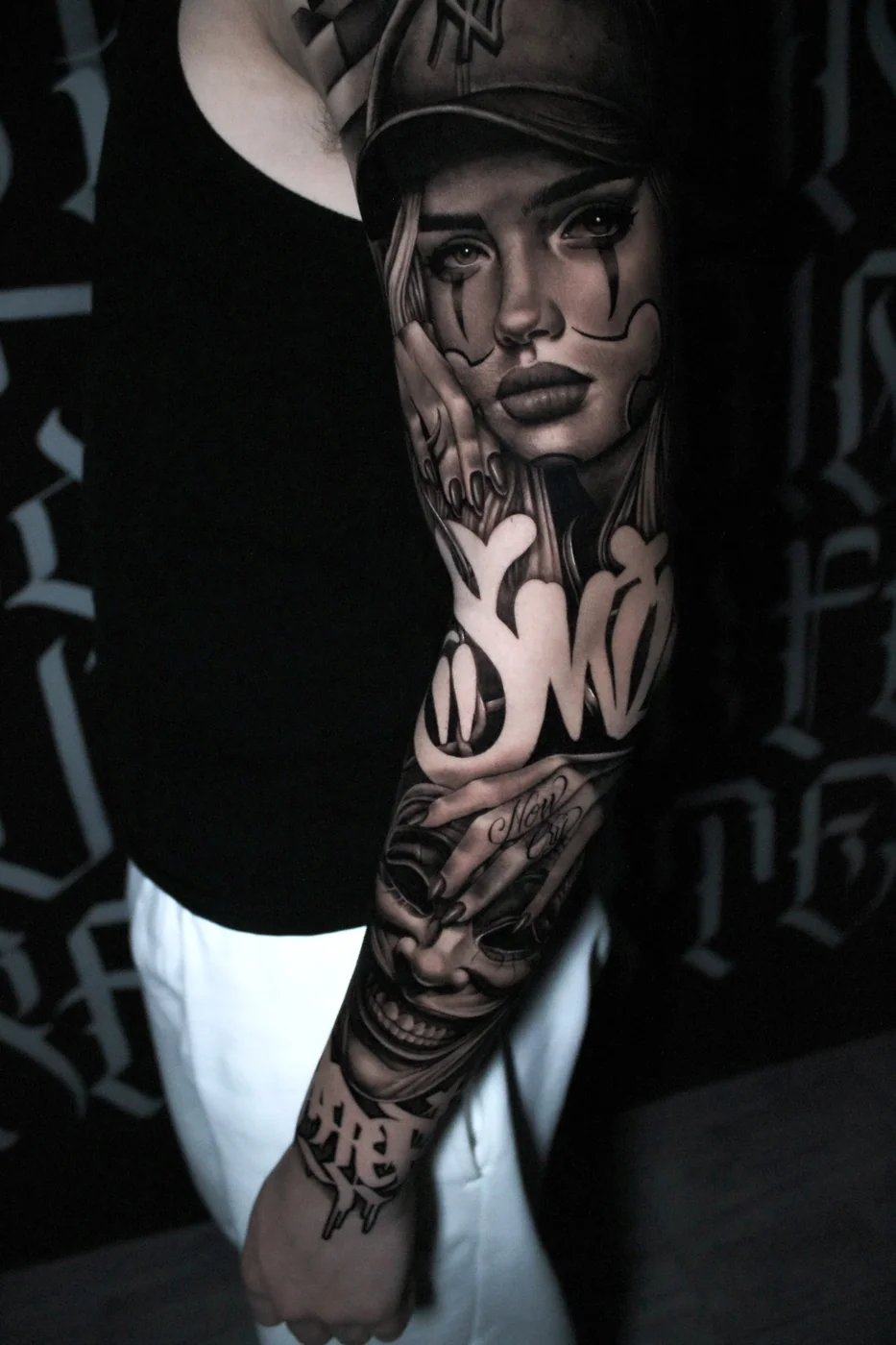 Tatuaje en black and grey y realismo hecho por Alfredo — Compton Tattoo, Alcalá de Henares (06)