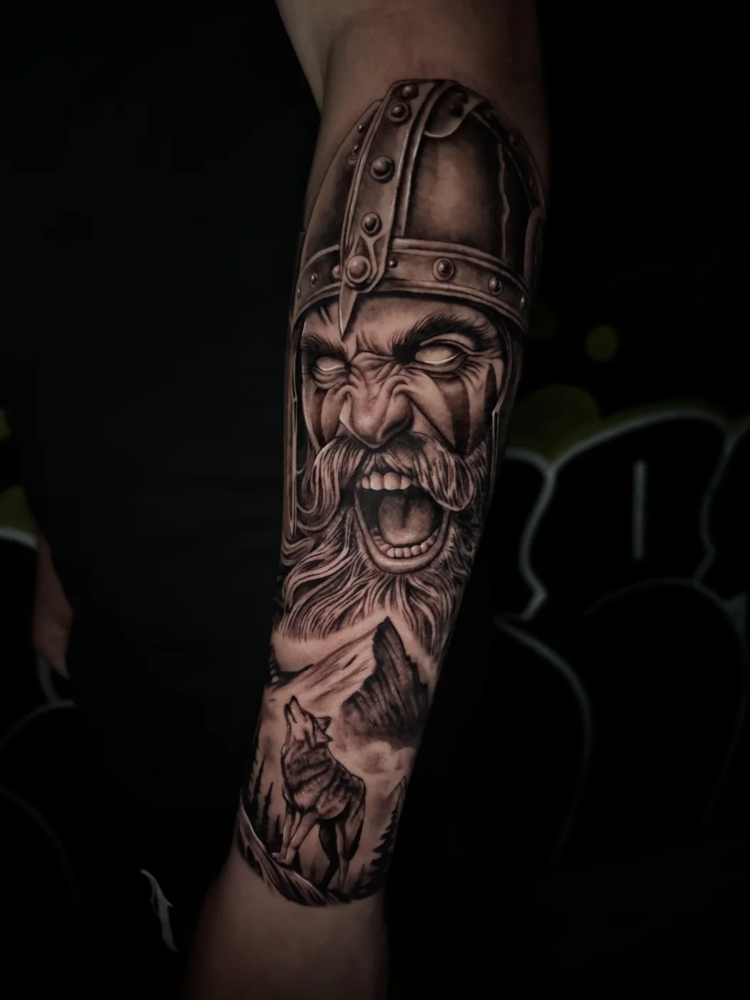Tatuaje en black and grey y realismo hecho por Alfredo — Compton Tattoo, Alcalá de Henares (09)