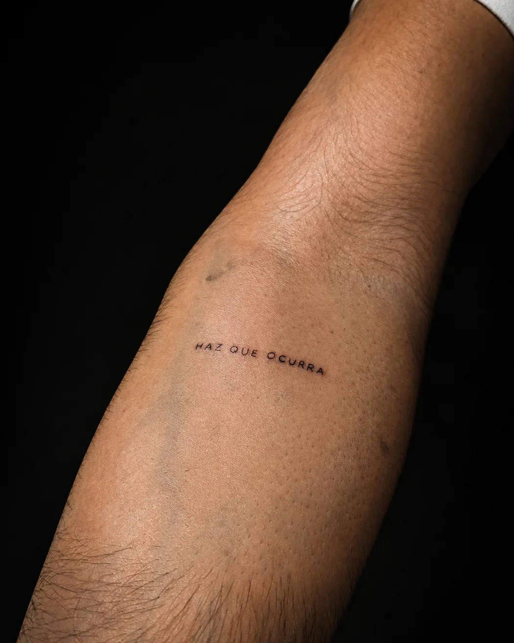 Tatuaje de línea fina hecho por Irene — Compton Tattoo, Alcalá de Henares (08)