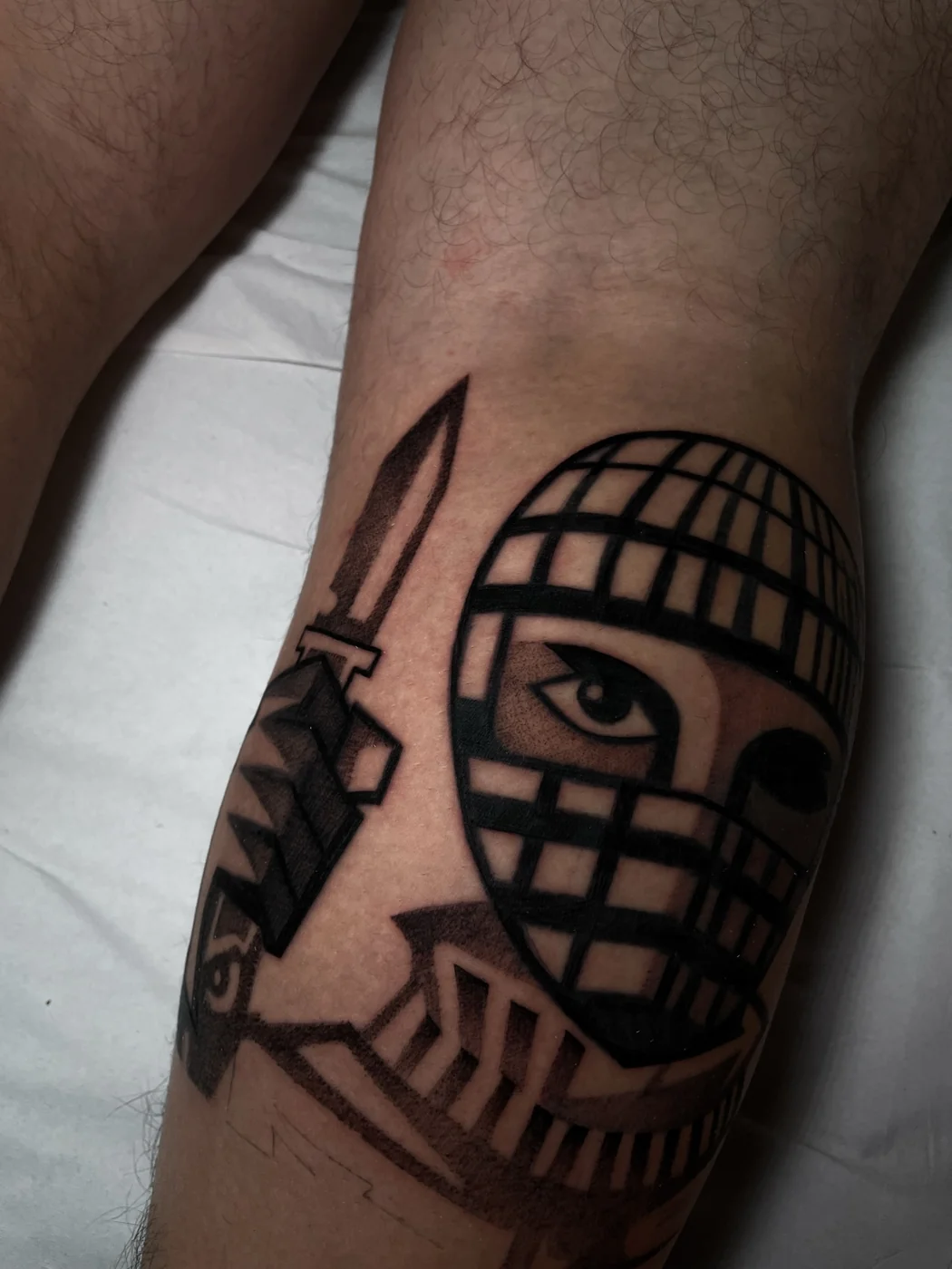 Tatuaje de puntillismo y dotwork hecho por Visual Dislexia — Compton Tattoo, Alcalá de Henares (06)